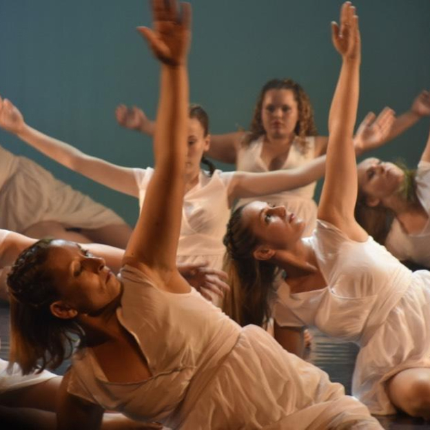 cours de danse contemporaine à Gravigny près d'Évreux dans l'Eure 27